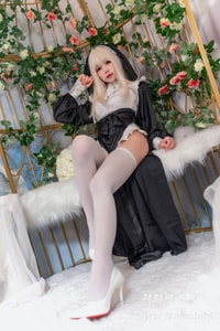 黏黏团子兔 修女